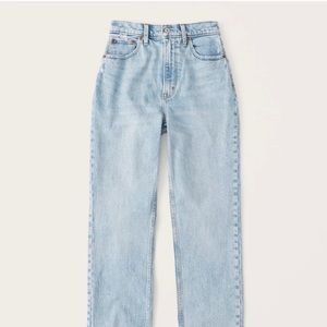 Abercrombie Curve Love 90s Ultra high rise straight Jean